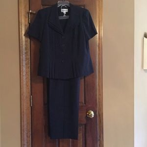 TWO PIECE PANT SUIT